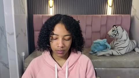 violeth_b online show from January 15, 12:54 pm