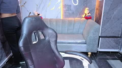 violeth_b online show from April 7, 1:00 pm