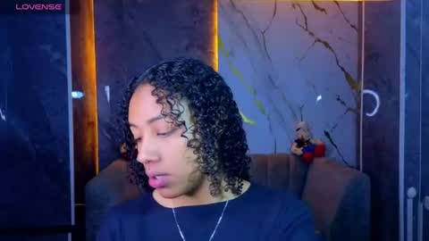 violeth_b online show from July 8, 1:15 pm