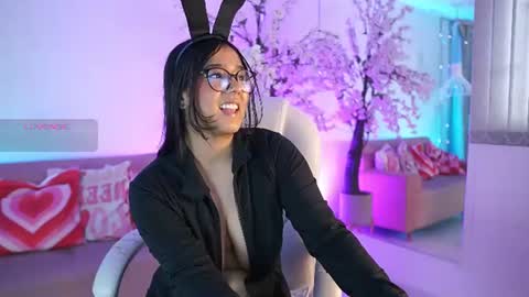 Snapshot of violetjonesx chatting on July 6, 11:40 am violetjonesx online show from July 6, 11:40 am