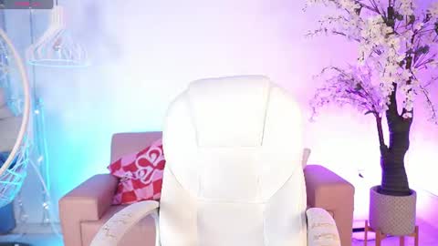 Snapshot of violetjonesx chatting on July 9, 11:36 am violetjonesx online show from July 9, 11:36 am