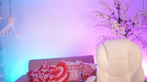 Snapshot of violetjonesx chatting on July 11, 11:35 am violetjonesx online show from July 11, 11:35 am