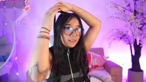 Snapshot of violetjonesx chatting on July 24, 11:41 am violetjonesx online show from July 24, 11:41 am