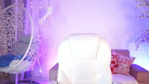 Snapshot of violetjonesx chatting on July 29, 11:30 am violetjonesx online show from July 29, 11:30 am