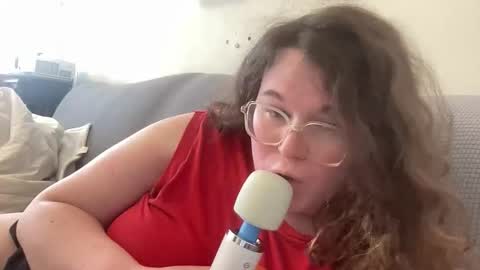 violetlyhappy online show from March 27, 6:18 pm