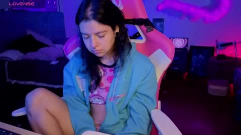   online show from March 31, 8:09 pm