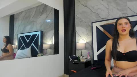 Snapshot of violetrose_as chatting on October 9, 7:34 pm Violet Rose online show from October 9, 7:34 pm