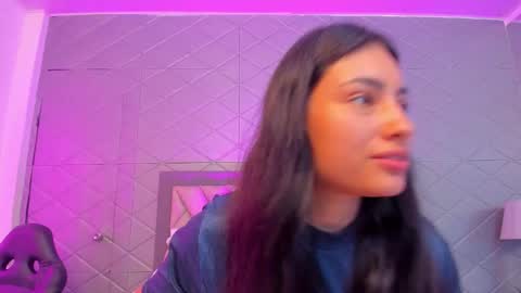 Violet Rousse online show from December 17, 5:52 pm