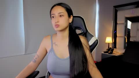 violetskinny online show from February 18, 7:43 pm