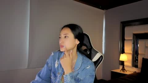 violetskinny online show from April 17, 8:45 pm