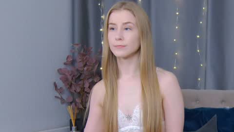 VioletSwone online show from January 9, 12:09 pm