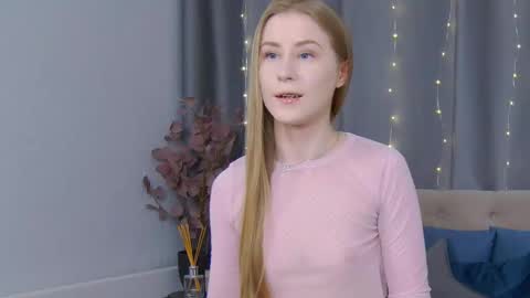 VioletSwone online show from February 26, 12:03 pm