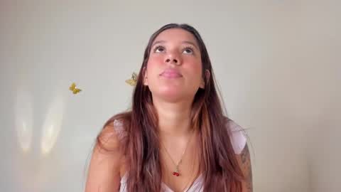 Snapshot of violett_24_ chatting on October 16, 12:00 am violett_24_ online show from October 16, 12:00 am