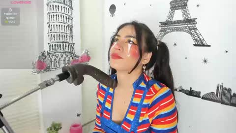 violett_collinss online show from June 1, 5:53 am