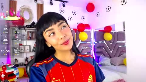 Snapshot of violett_garden chatting on June 26, 11:03 am Violet online show from June 26, 11:03 am