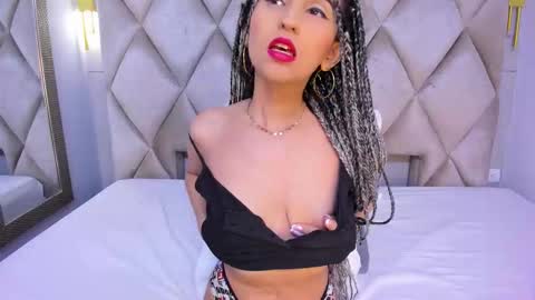 Violett  online show from January 16, 8:35 pm