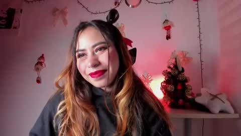 Violeta online show from December 20, 11:45 pm