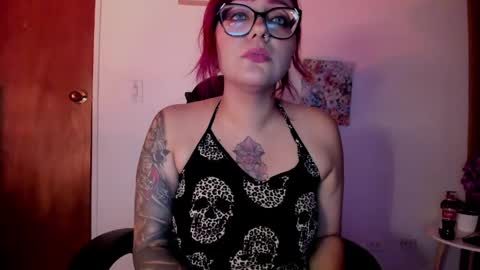 violett_sykes online show from April 4, 5:49 am