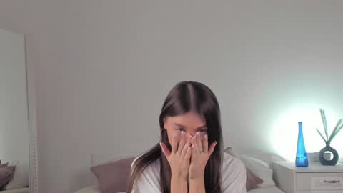 violetta_finch online show from January 31, 11:35 am