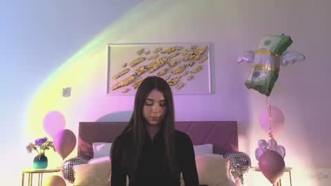 Snapshot of violetta_finch chatting on June 25, 10:42 am violetta_finch online show from June 25, 10:42 am
