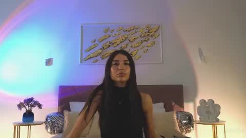Snapshot of violetta_finch chatting on July 4, 11:16 am violetta_finch online show from July 4, 11:16 am