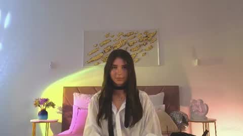 Snapshot of violetta_finch chatting on July 11, 1:03 pm violetta_finch online show from July 11, 1:03 pm