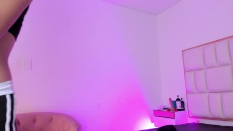 Snapshot of violetta_foxx1 chatting on May 5, 7:55 pm violeta online show from May 5, 7:55 pm