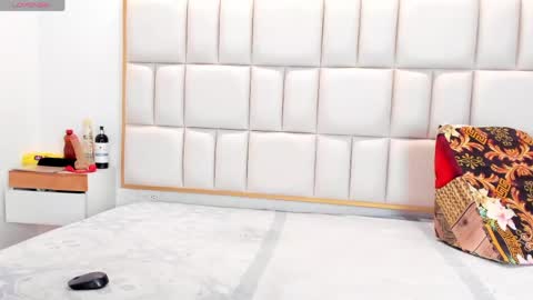 Snapshot of violetta_foxx1 chatting on May 29, 8:29 pm violeta online show from May 29, 8:29 pm
