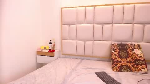 Snapshot of violetta_foxx1 chatting on July 16, 1:44 am violeta online show from July 16, 1:44 am