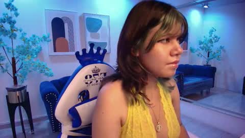 Snapshot of violetta_hank chatting on November 5, 7:03 pm Violetta online show from November 5, 7:03 pm