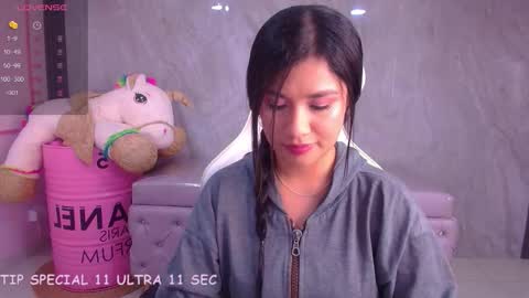 Snapshot of violetta_jhonson_v chatting on November 7, 4:34 am Violetta online show from November 7, 4:34 am