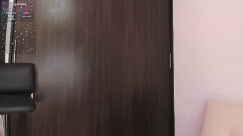 Snapshot of violetta_pretty chatting on May 6, 8:36 pm violetta_pretty online show from May 6, 8:36 pm