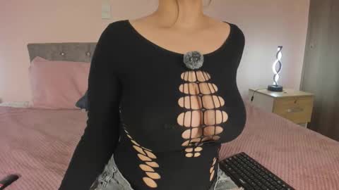 violetta independent model online show from November 28, 6:05 am