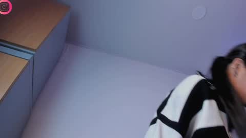 Violettaa online show from April 11, 7:45 am