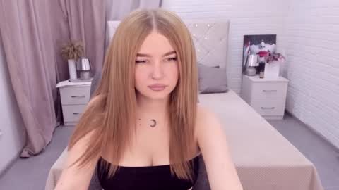 Snapshot of violettaotis chatting on December 6, 12:16 pm ViolettaOtis online show from December 6, 12:16 pm