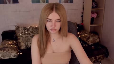 Snapshot of violettaotis chatting on December 30, 11:37 am ViolettaOtis online show from December 30, 11:37 am