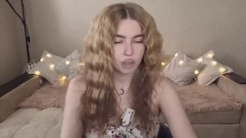 Snapshot of violettaotis chatting on September 11, 12:05 pm ViolettaOtis online show from September 11, 12:05 pm