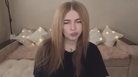 Snapshot of violettaotis chatting on September 29, 9:03 am ViolettaOtis online show from September 29, 9:03 am