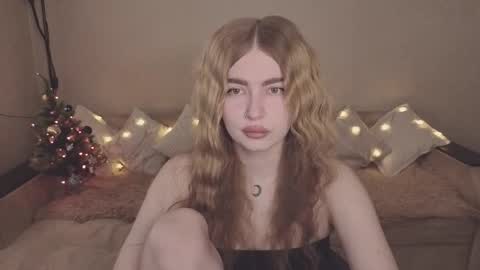 ViolettaOtis online show from December 21, 10:44 am