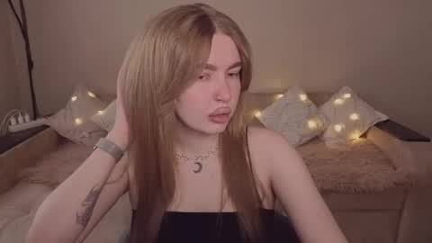 ViolettaOtis online show from April 13, 12:10 pm