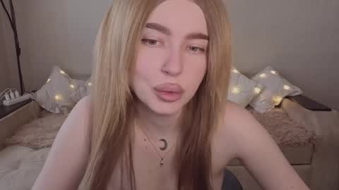 ViolettaOtis online show from April 16, 1:01 pm