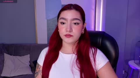 Violett Castel online show from January 8, 7:05 pm