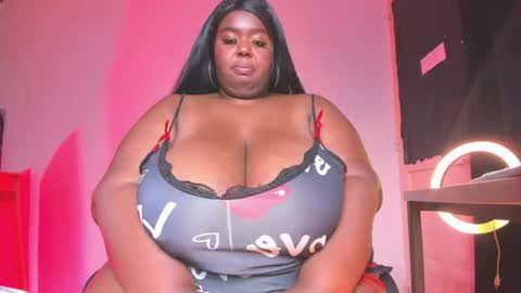 Snapshot of violette_plus chatting on July 11, 8:11 pm Call me valeria online show from July 11, 8:11 pm