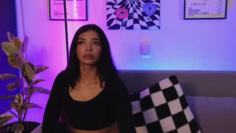 Snapshot of violettgrey_ chatting on May 20, 1:56 am Violet online show from May 20, 1:56 am