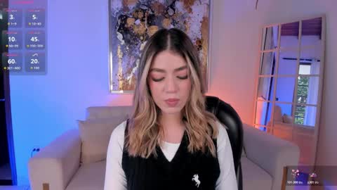 Violett  online show from February 13, 6:37 pm