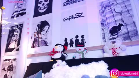 Snapshot of violettlane chatting on December 7, 3:36 am Violeta online show from December 7, 3:36 am
