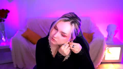 Violett online show from June 1, 8:16 am