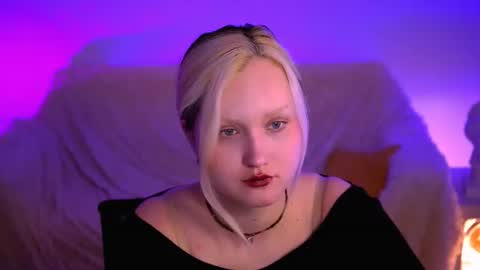 Violett online show from June 18, 9:25 am