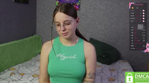 Violet online show from March 12, 7:09 pm