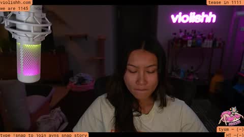 Snapshot of violishh chatting on November 13, 12:09 am follow me on twitter violishh and ig violishh online show from November 13, 12:09 am